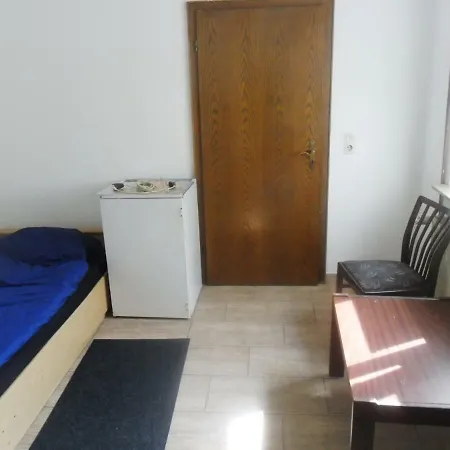 Δωμάτια σε οικογενειακή κατοικία Manfred Aepkers *